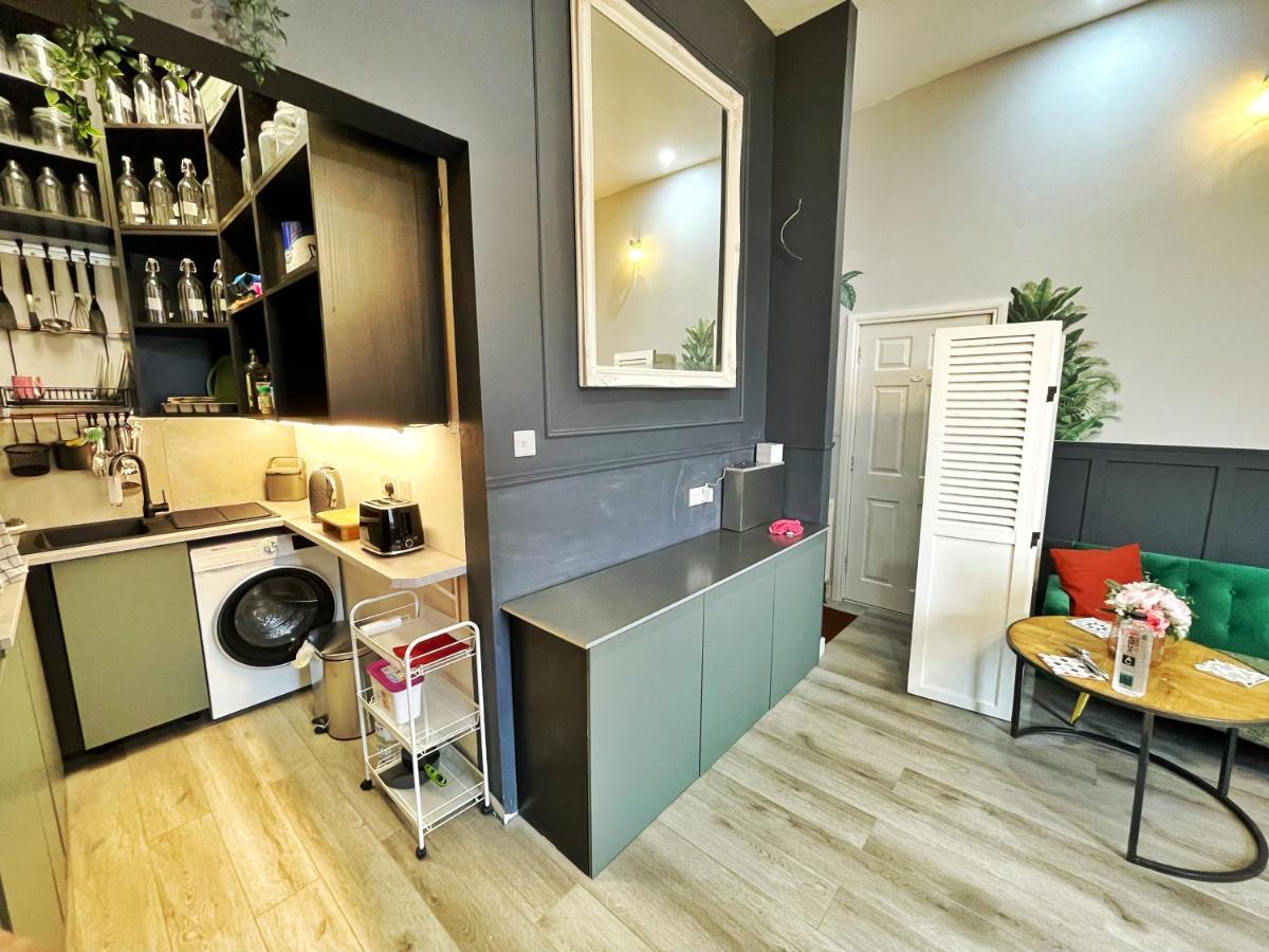 Adeamstays Provides Beautiful Centrally Located 1 And 2 Bed Apartments On Liverpools Boulevard Eksteriør billede
