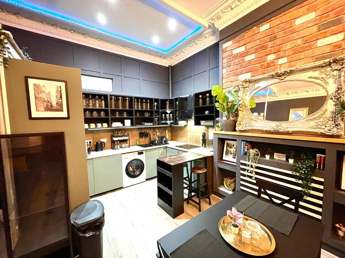 Adeamstays Provides Beautiful Centrally Located 1 And 2 Bed Apartments On Liverpools Boulevard Eksteriør billede
