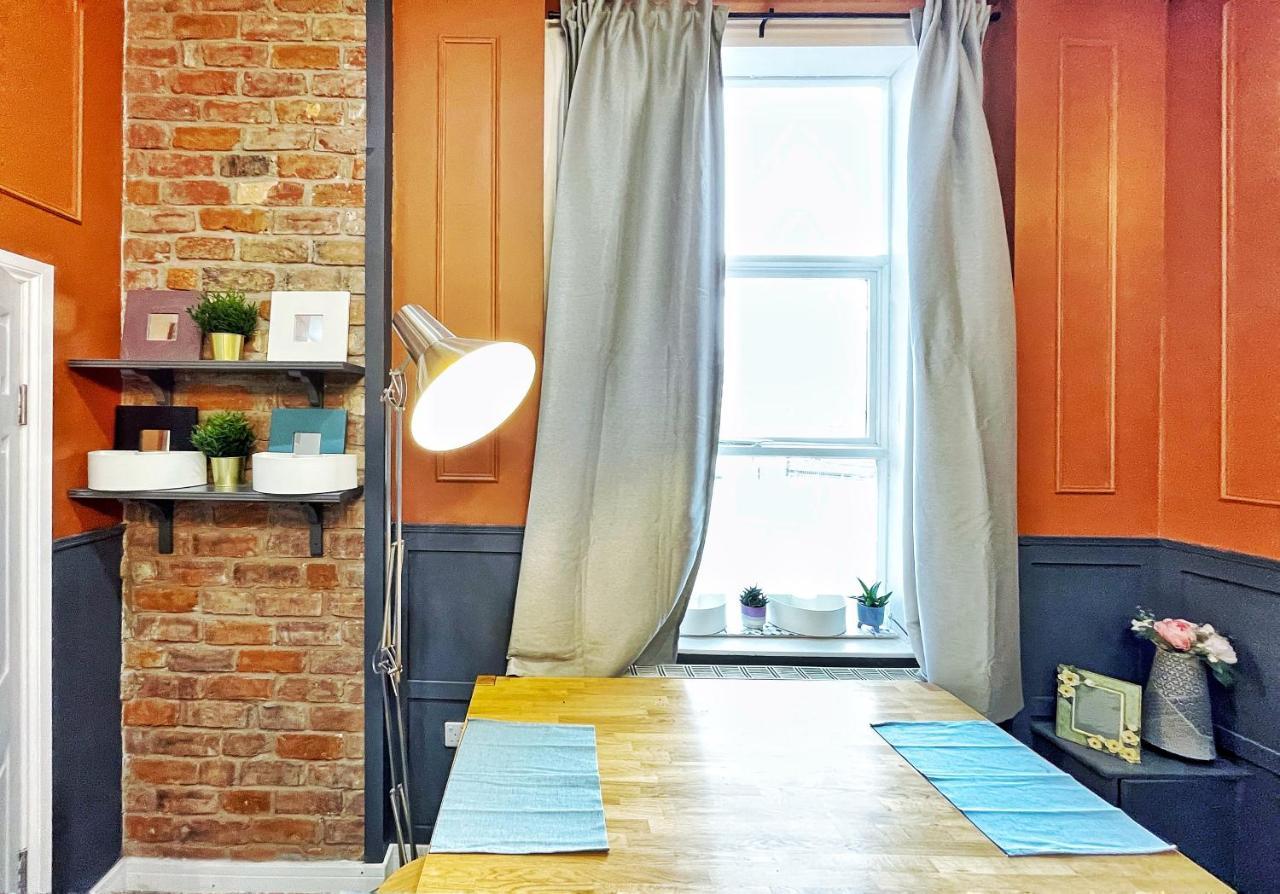 Adeamstays Provides Beautiful Centrally Located 1 And 2 Bed Apartments On Liverpools Boulevard Eksteriør billede
