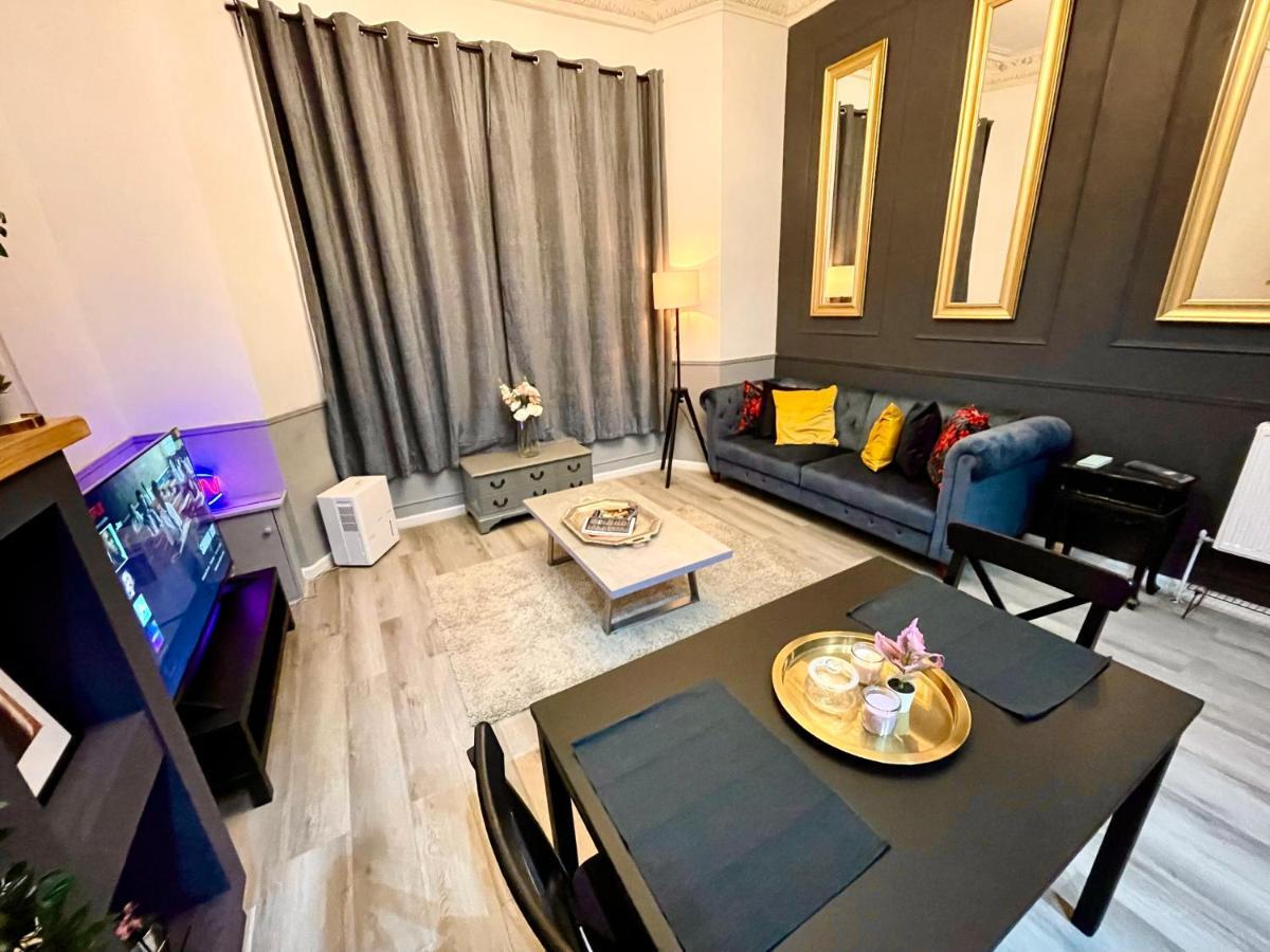Adeamstays Provides Beautiful Centrally Located 1 And 2 Bed Apartments On Liverpools Boulevard Eksteriør billede