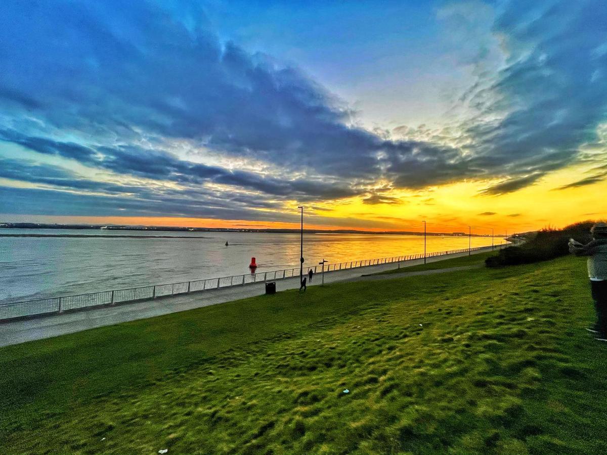 Adeamstays Provides Beautiful Centrally Located 1 And 2 Bed Apartments On Liverpools Boulevard Eksteriør billede