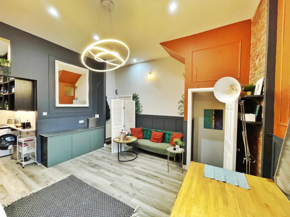 Adeamstays Provides Beautiful Centrally Located 1 And 2 Bed Apartments On Liverpools Boulevard Eksteriør billede