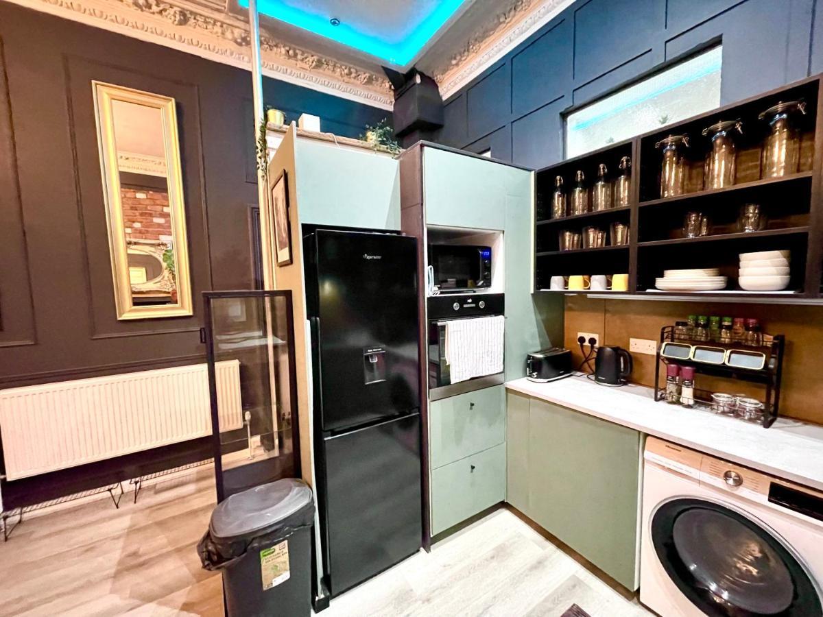 Adeamstays Provides Beautiful Centrally Located 1 And 2 Bed Apartments On Liverpools Boulevard Eksteriør billede