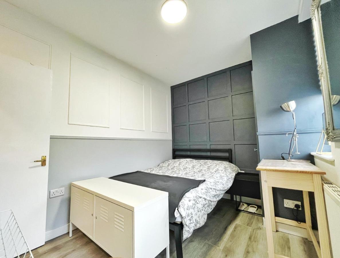 Adeamstays Provides Beautiful Centrally Located 1 And 2 Bed Apartments On Liverpools Boulevard Eksteriør billede