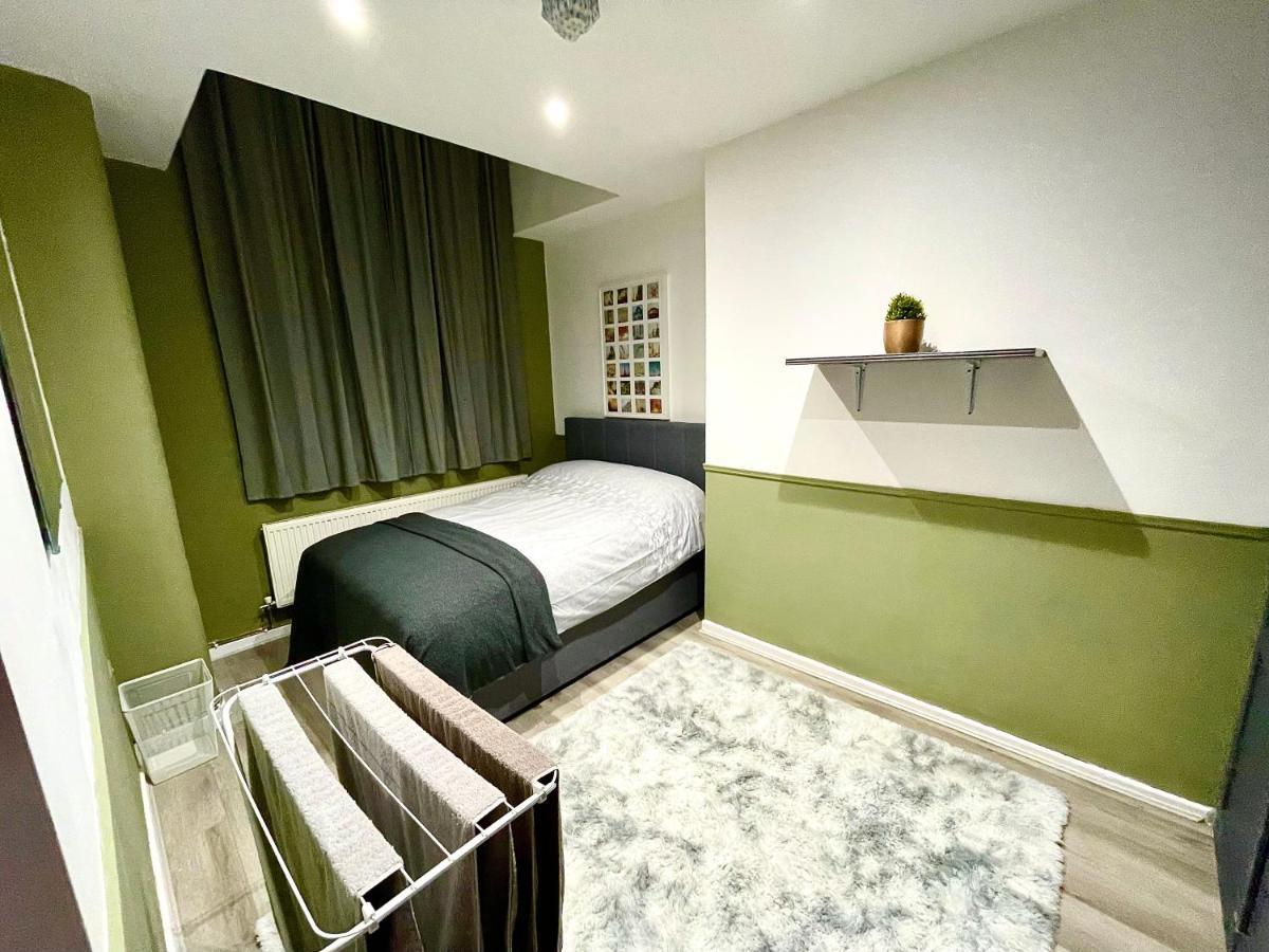 Adeamstays Provides Beautiful Centrally Located 1 And 2 Bed Apartments On Liverpools Boulevard Eksteriør billede