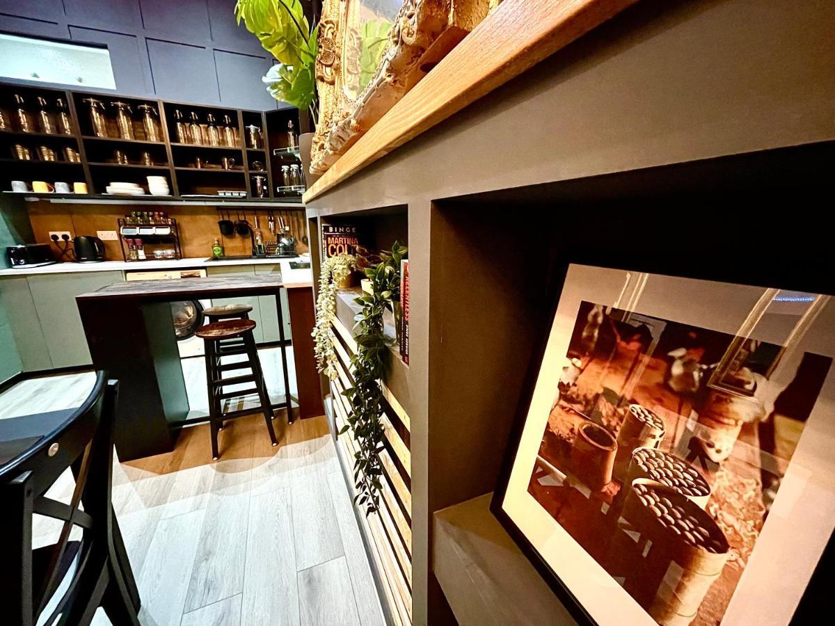 Adeamstays Provides Beautiful Centrally Located 1 And 2 Bed Apartments On Liverpools Boulevard Eksteriør billede