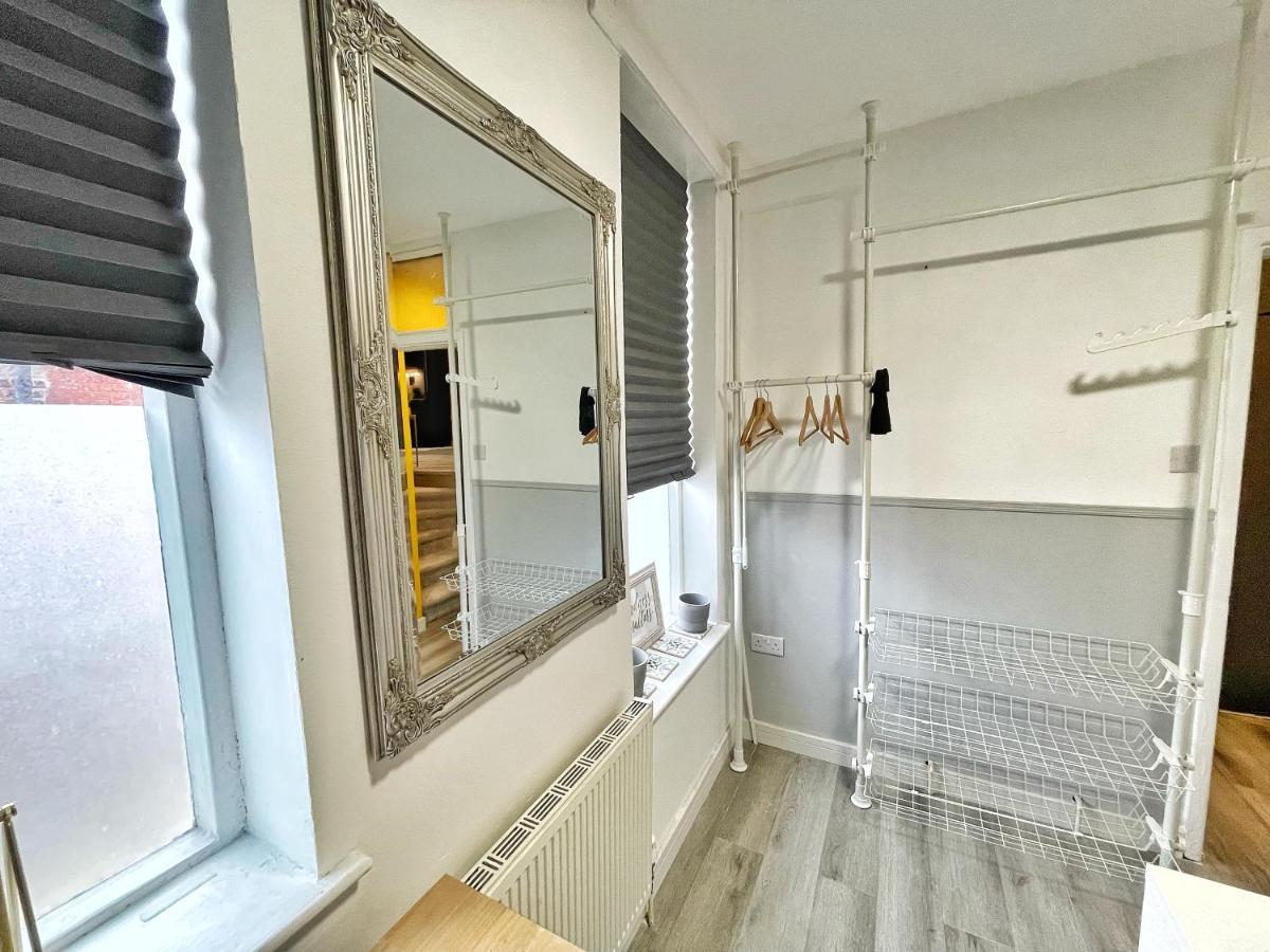 Adeamstays Provides Beautiful Centrally Located 1 And 2 Bed Apartments On Liverpools Boulevard Eksteriør billede