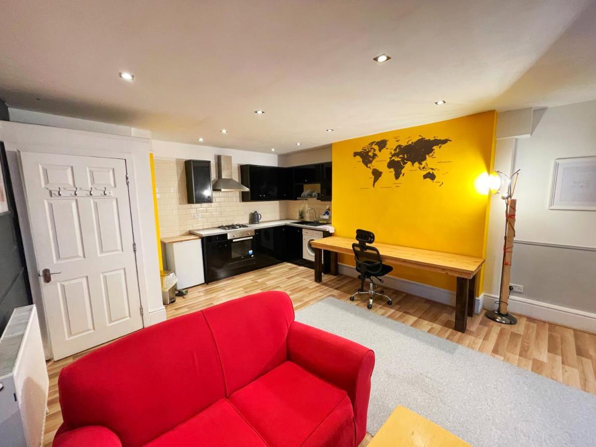 Adeamstays Provides Beautiful Centrally Located 1 And 2 Bed Apartments On Liverpools Boulevard Eksteriør billede