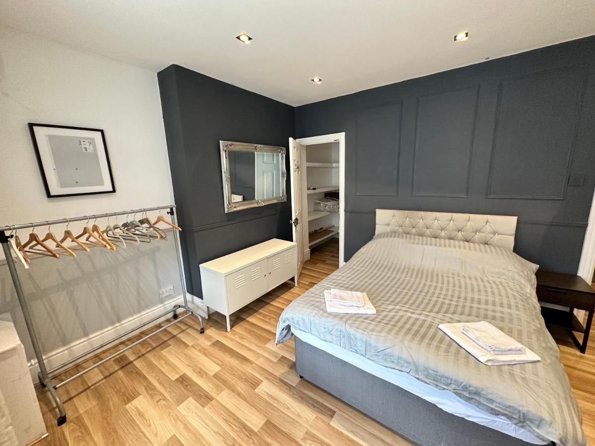 Adeamstays Provides Beautiful Centrally Located 1 And 2 Bed Apartments On Liverpools Boulevard Eksteriør billede
