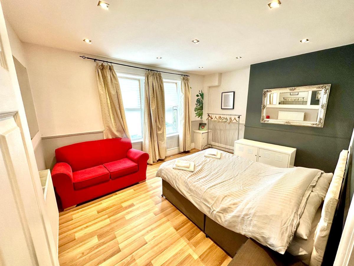 Adeamstays Provides Beautiful Centrally Located 1 And 2 Bed Apartments On Liverpools Boulevard Eksteriør billede