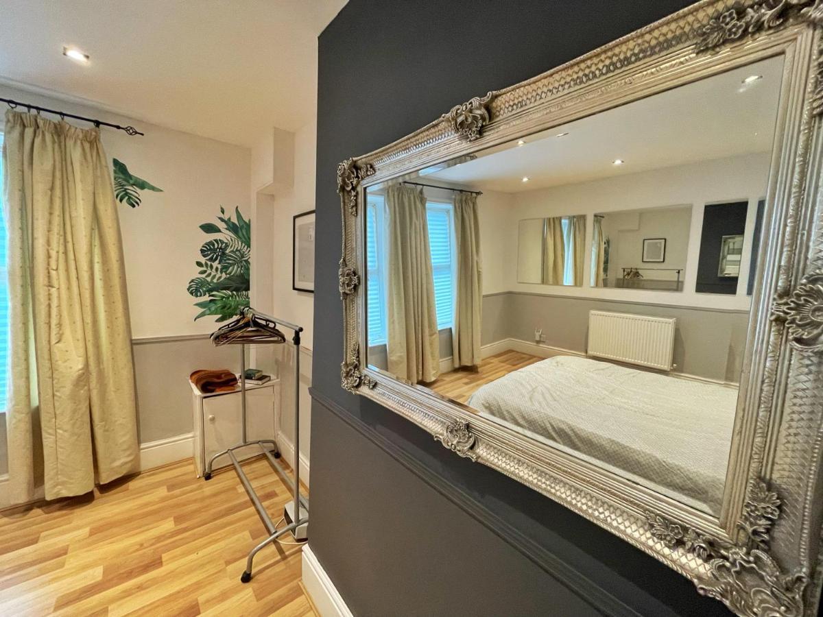 Adeamstays Provides Beautiful Centrally Located 1 And 2 Bed Apartments On Liverpools Boulevard Eksteriør billede
