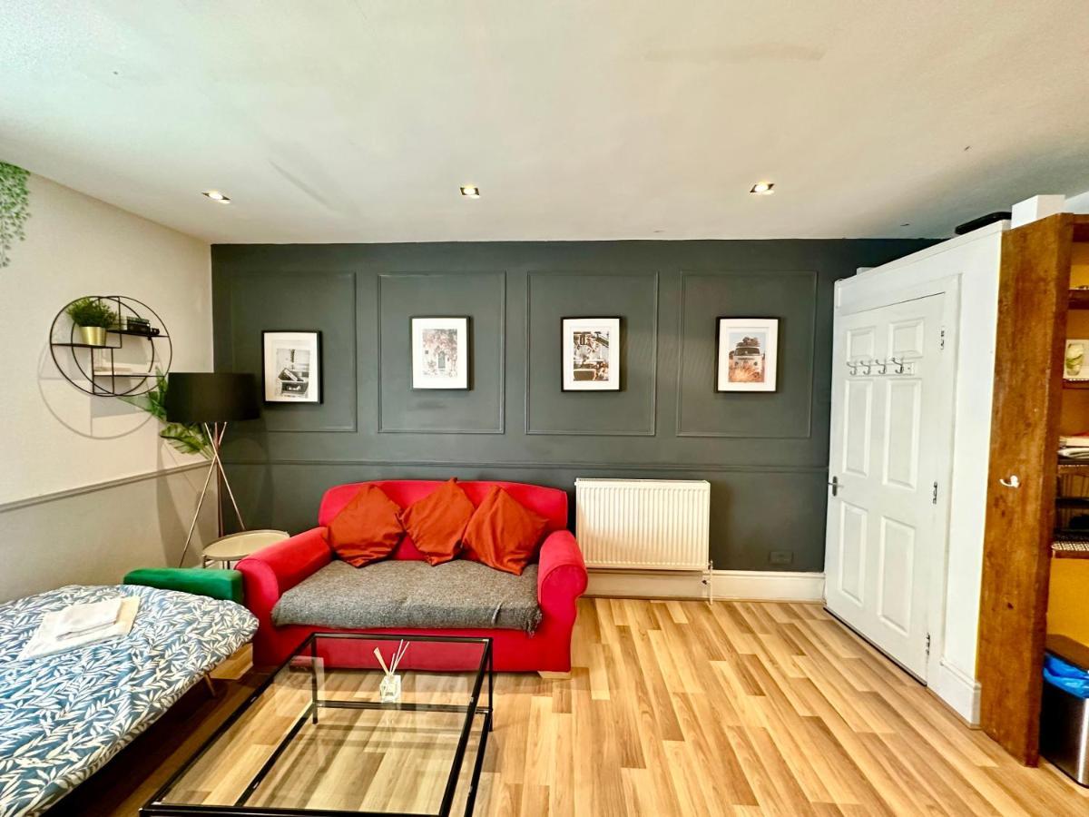 Adeamstays Provides Beautiful Centrally Located 1 And 2 Bed Apartments On Liverpools Boulevard Eksteriør billede