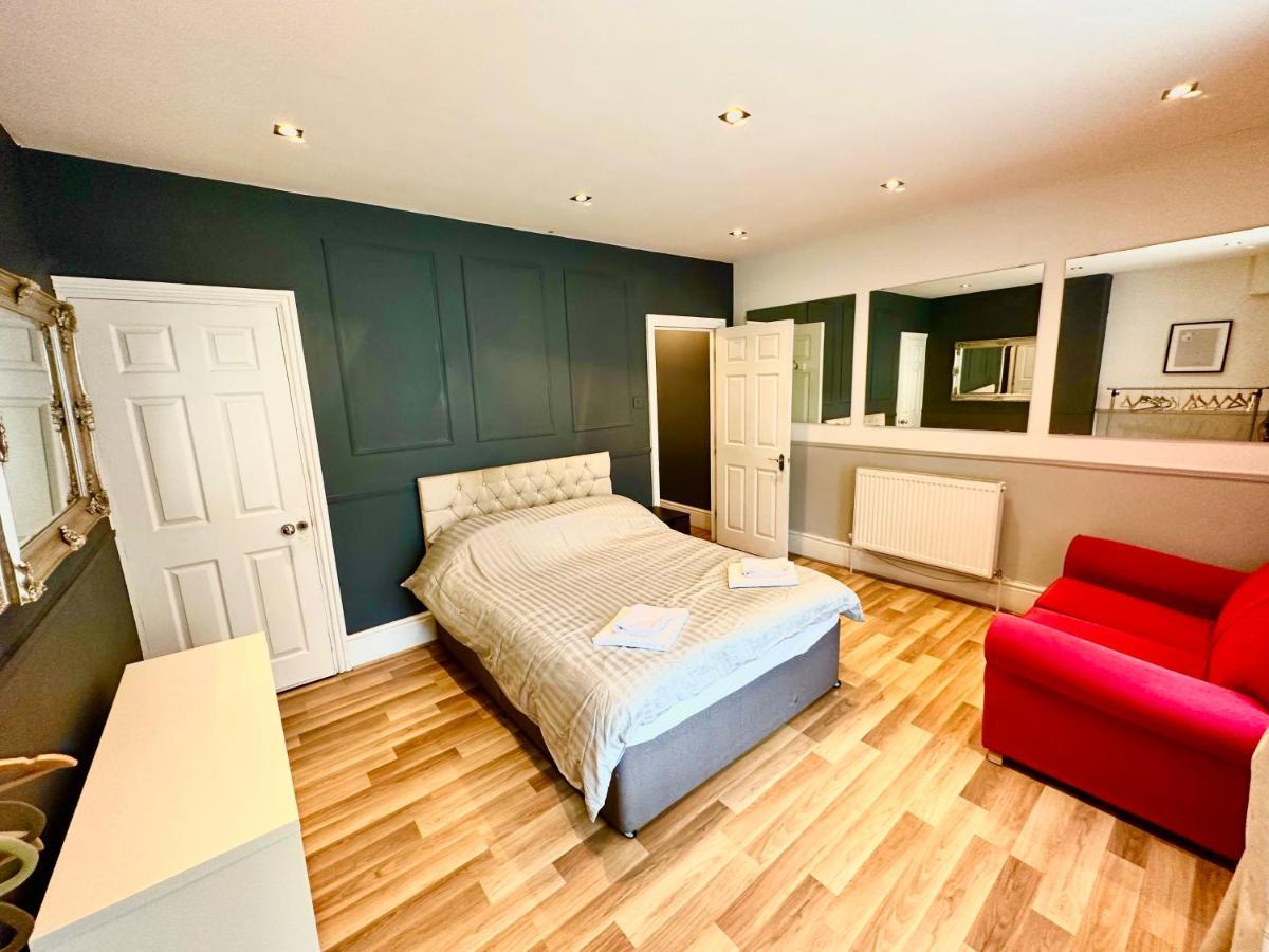 Adeamstays Provides Beautiful Centrally Located 1 And 2 Bed Apartments On Liverpools Boulevard Eksteriør billede